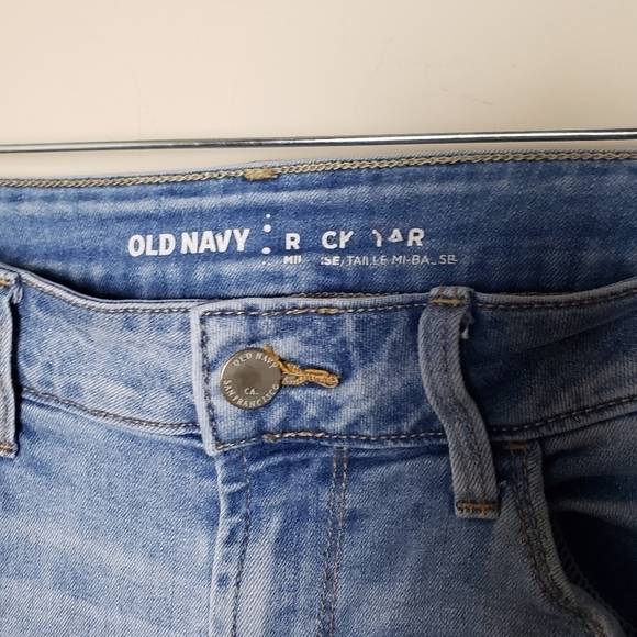 OLD NAVY Light Wash Rockstar Jeans - Picture 5 of 11